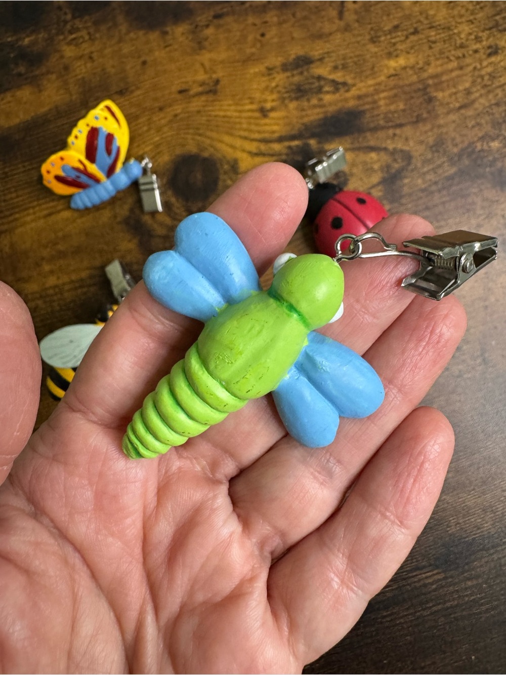 Tablecloth Insect Clips - Picture 5 of 6